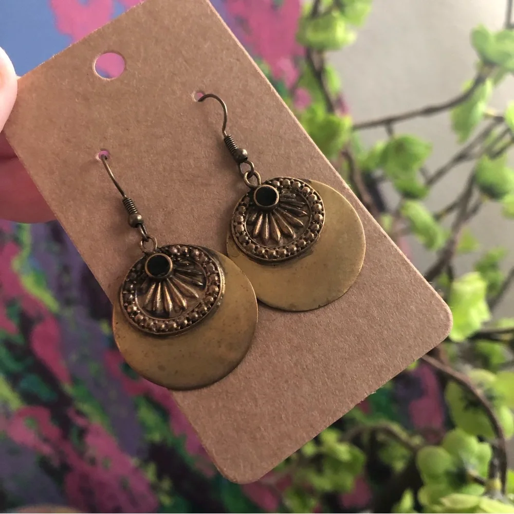 Vintage repurpose brass disc inlaid black onyx stone accent earrings